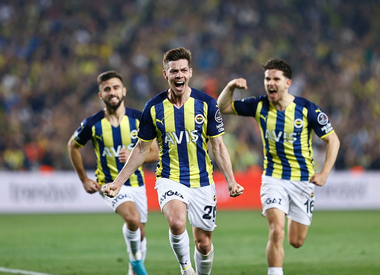 Fenerbahce Stadium players